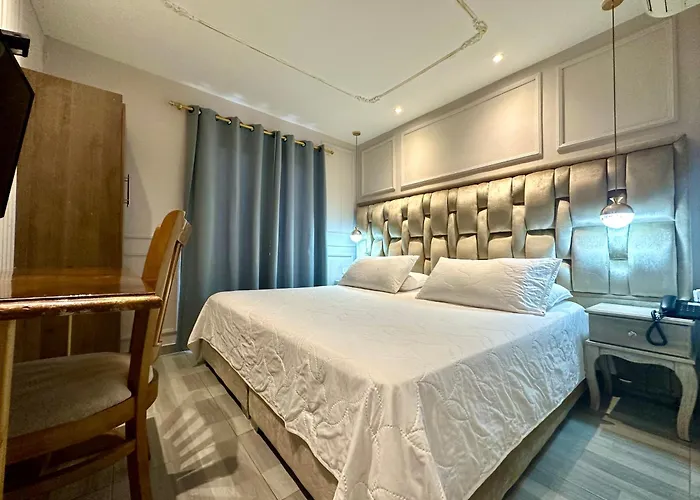 Hotel Paris Carre