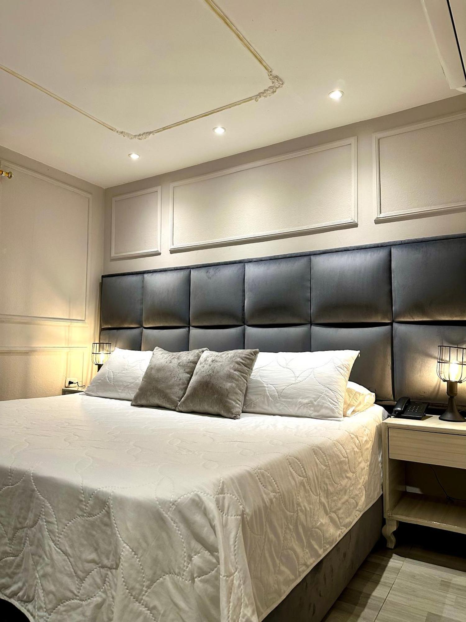 Paris Carre Hotel